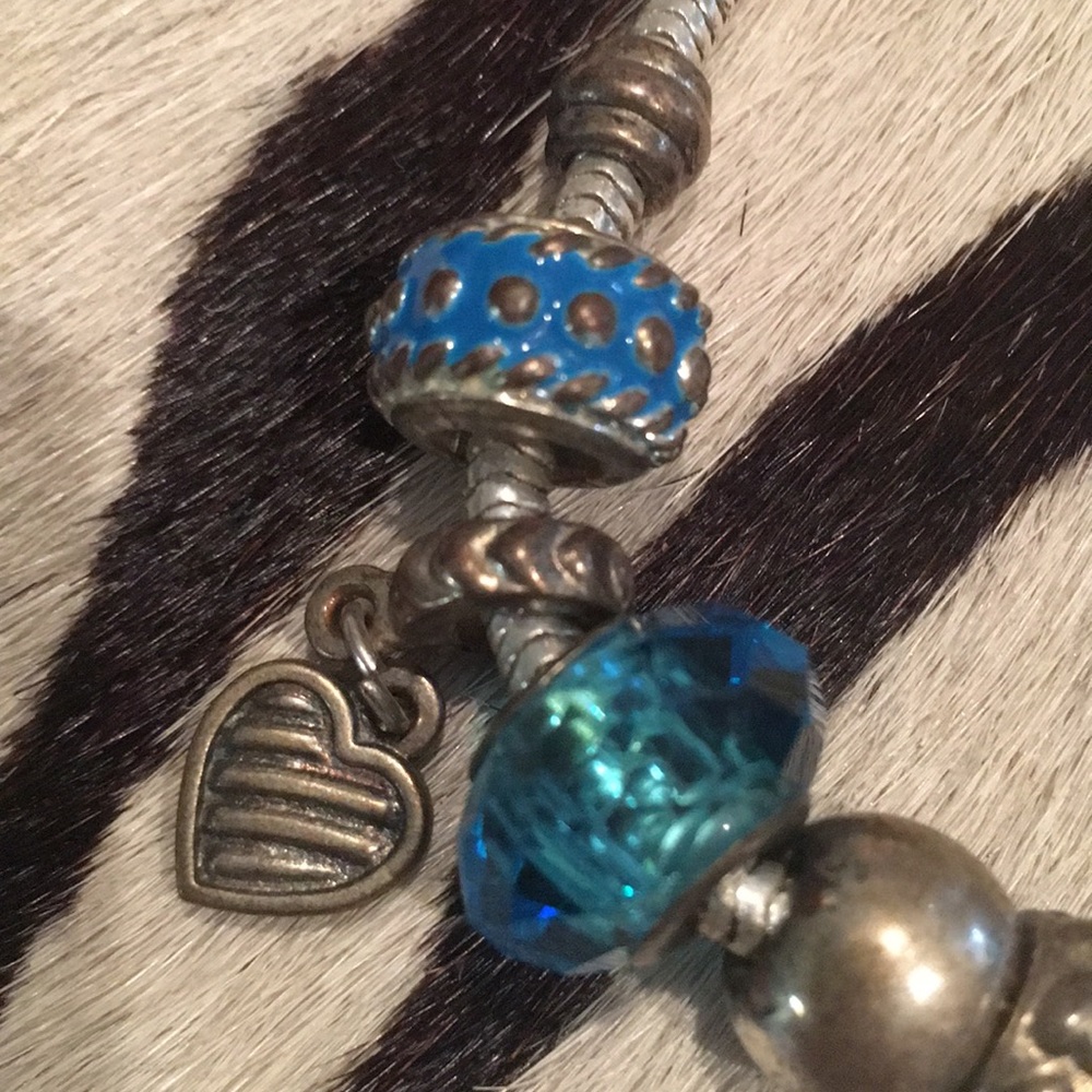 Bracelets. - Picture 3 of 6